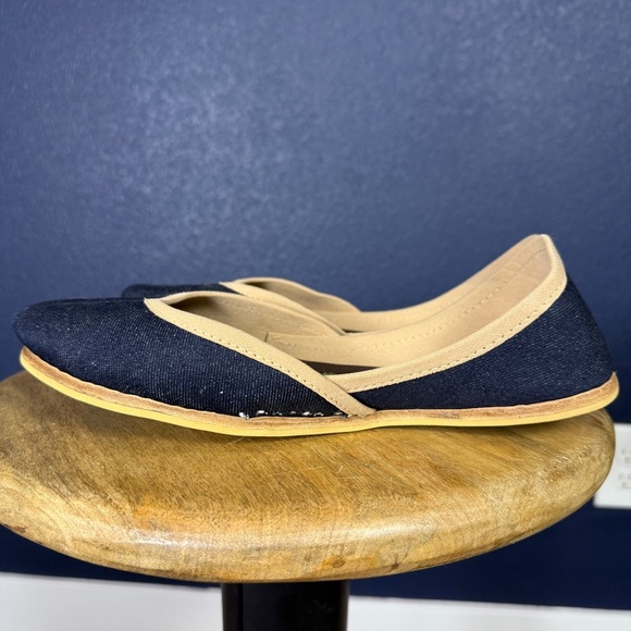 Fuchsia "Denim" Blue and Tan Flats, NIB, Size 10 WIDE - Picture 2 of 8